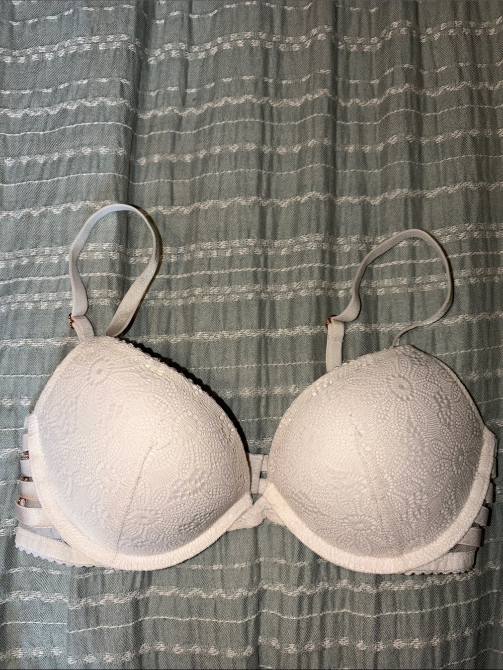 Victoria's Secret Cream Lace Push-Up Bra with Strappy Sides